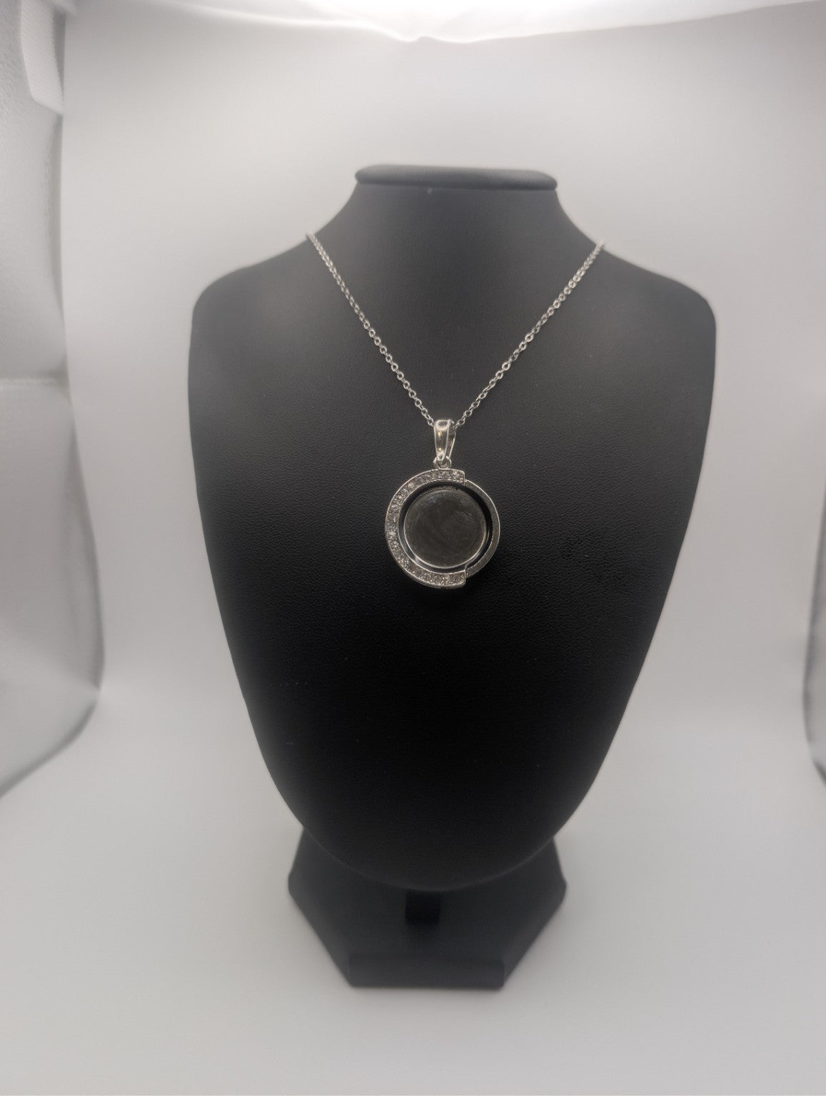 Personalized Crystal-Style Crescent Photo & Text Engraving Pendant